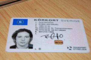 رخصة القيادة في السويد لإحدى المواطنات 