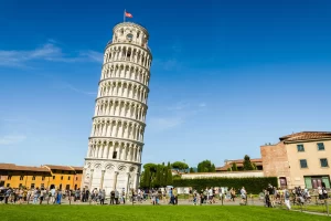 أنشطة ترفيهية في إيطاليا زيارة برج بيزا المائل 