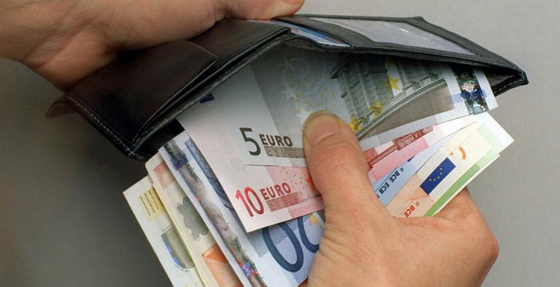 نقود من فئة يورو - تعبيرية عن رواتب اللاجئين في ألمانيا