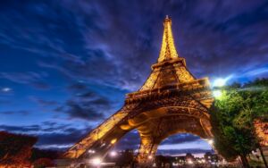 برج إيفل - السياحة في باريس عاصمة فرنسا