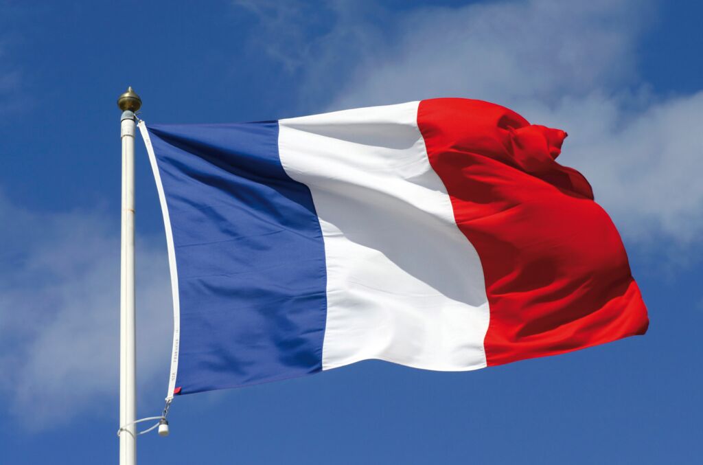 العلم الفرنسي - طرق وشروط الحصول على الجنسية الفرنسية 
