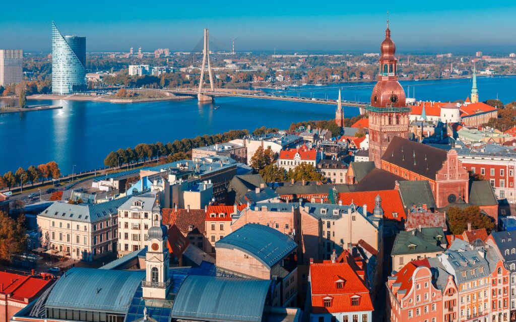 دولة لاتفيا - الدول التي تمنح فيزا شنغن بسهولة