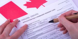 استمارة طلب تقديم طلب الهجرة إلى كندا من  قطر