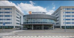 بناء جامعة ماستريخت في هولندا من الخارج 