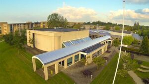 شكل بناء  جامعة روسكيلد في الدنمارك من الخارج