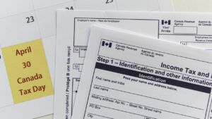 ورقة الإقرار الضريبي الكندية- الضرائب في كندا