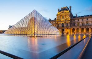  متحف اللوفر Louvre في باريس