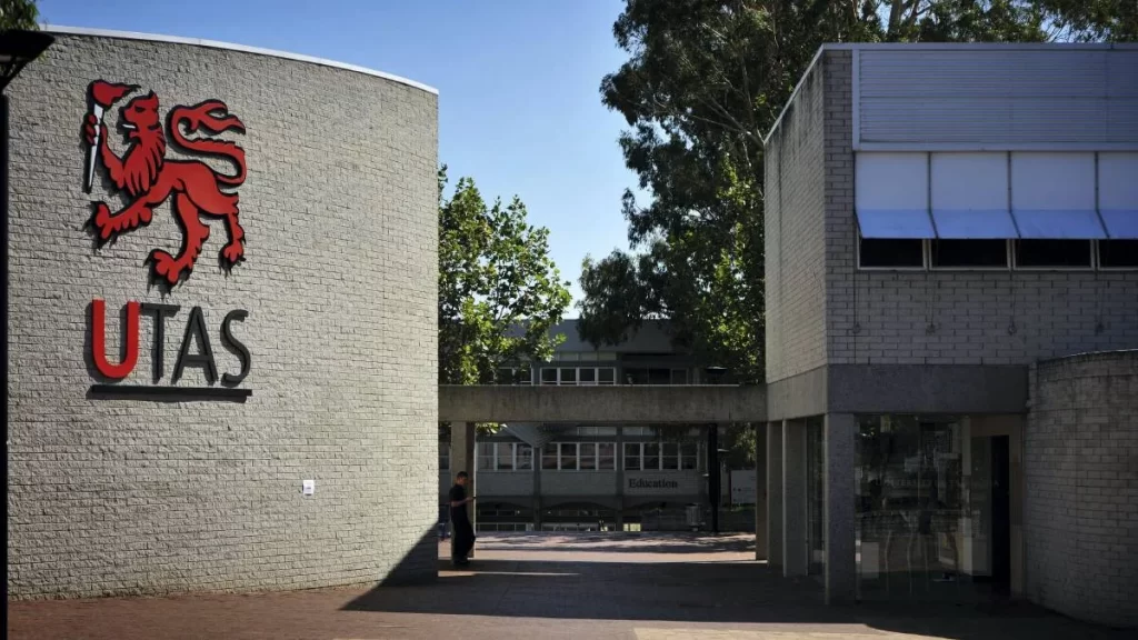 بناء و لوغو الخاص بجامعة تسمانيا في أستراليا