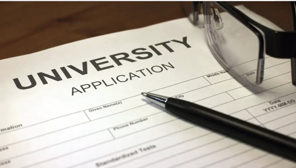 استمارة طلب التسجيل في الجامعة من قائمة الأوراق المطلوبة للدراسة  الجامعية في الترويج