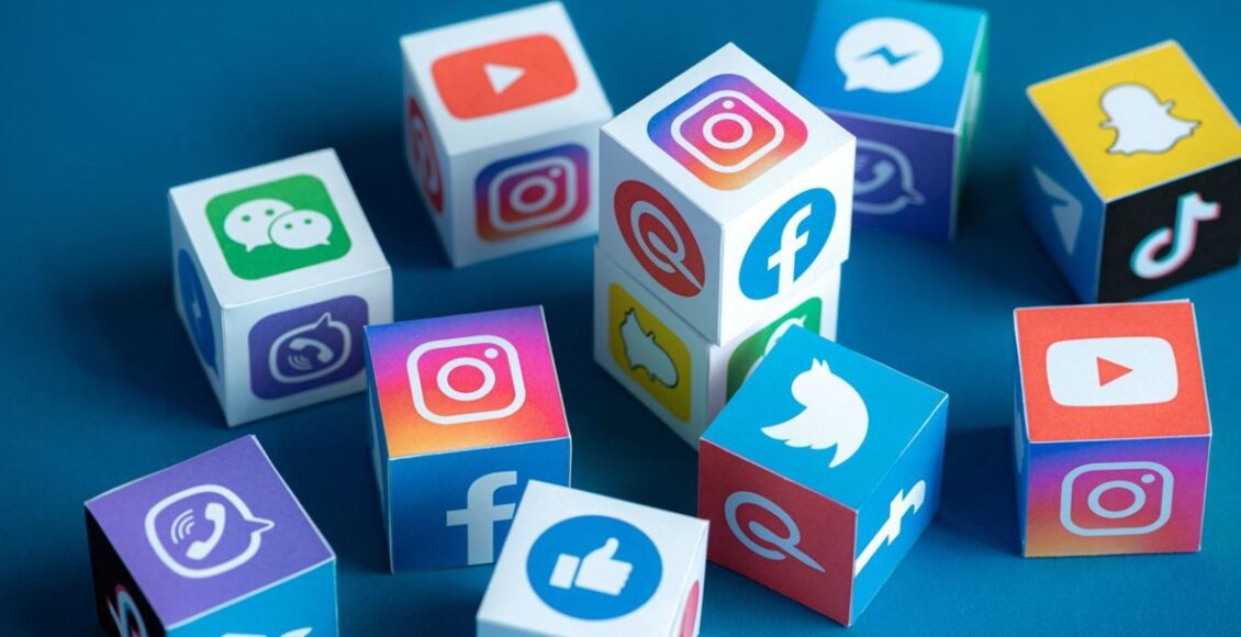 تعبيرية - تطبيقات خدمية في اليونان