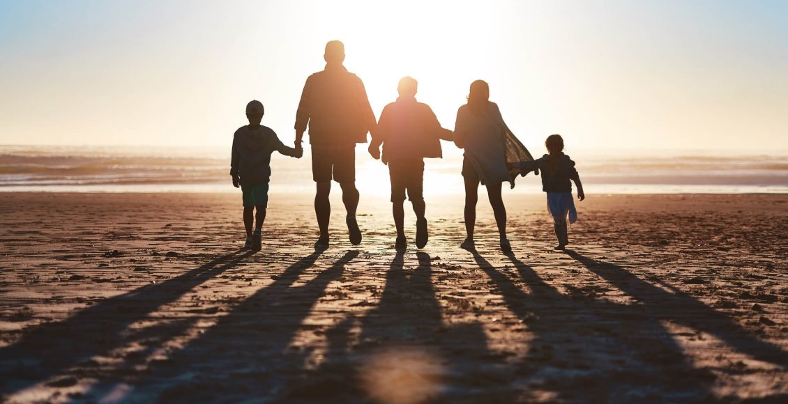 تعبيرية - الهجرة إلى كندا عن طريق الكفالة العائلية